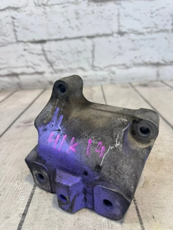 Кронштейн кпп VW Golf 6 2012