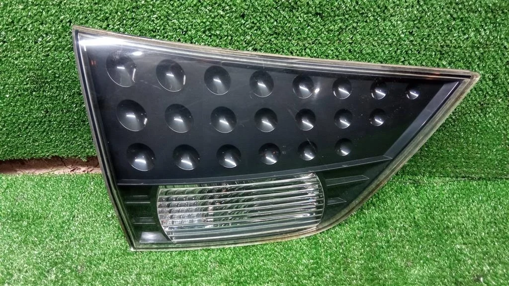 Б.у. фонарь внутренний MITSUBISHI OUTLANDER XL CW5W MITSUBISHI OUTLANDER XL CW5W 4B12 2007