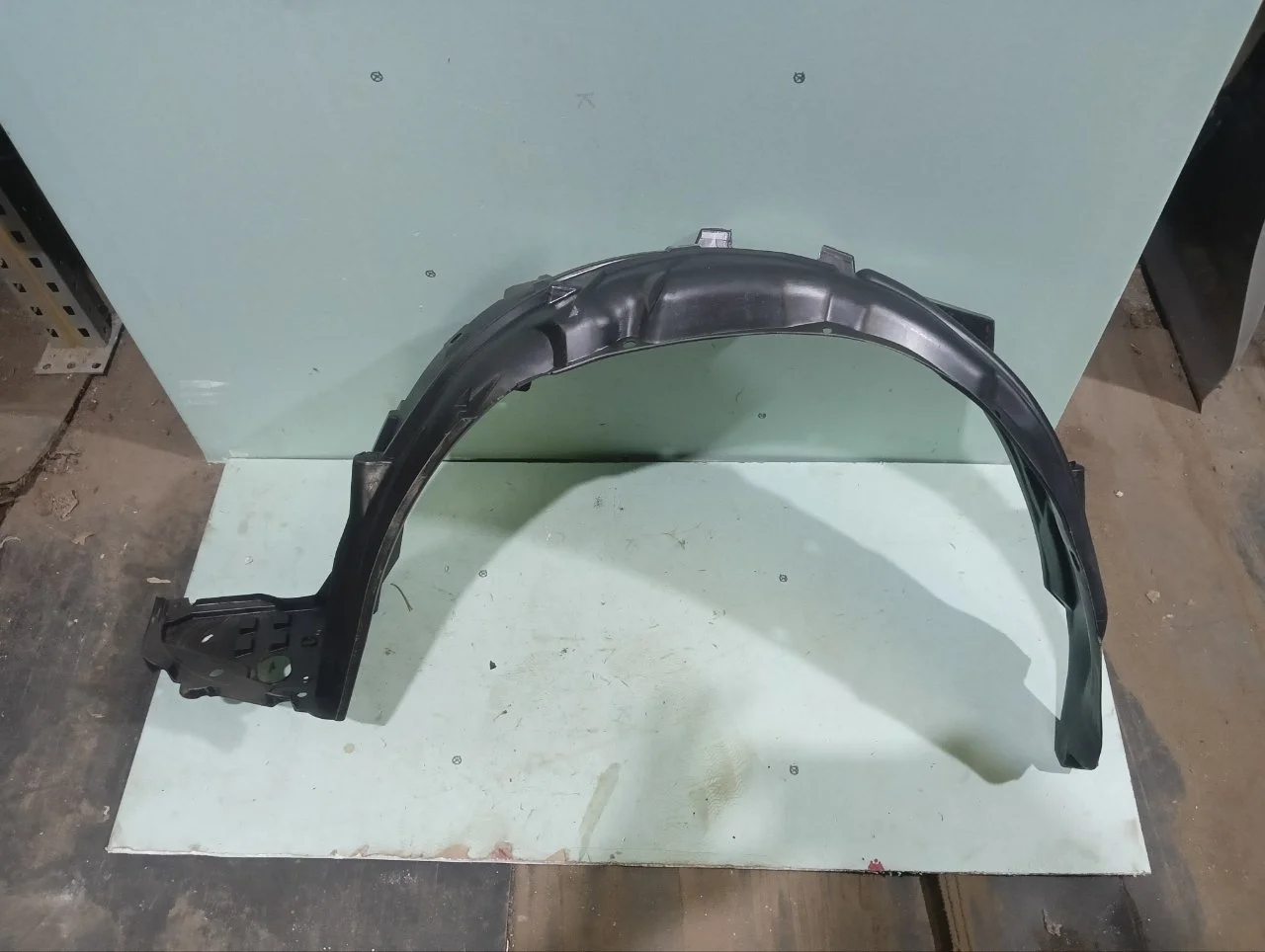 Подкрылок Honda Civic 8 2006-2011 60261SNBJ00ZZ 4D, передний левый