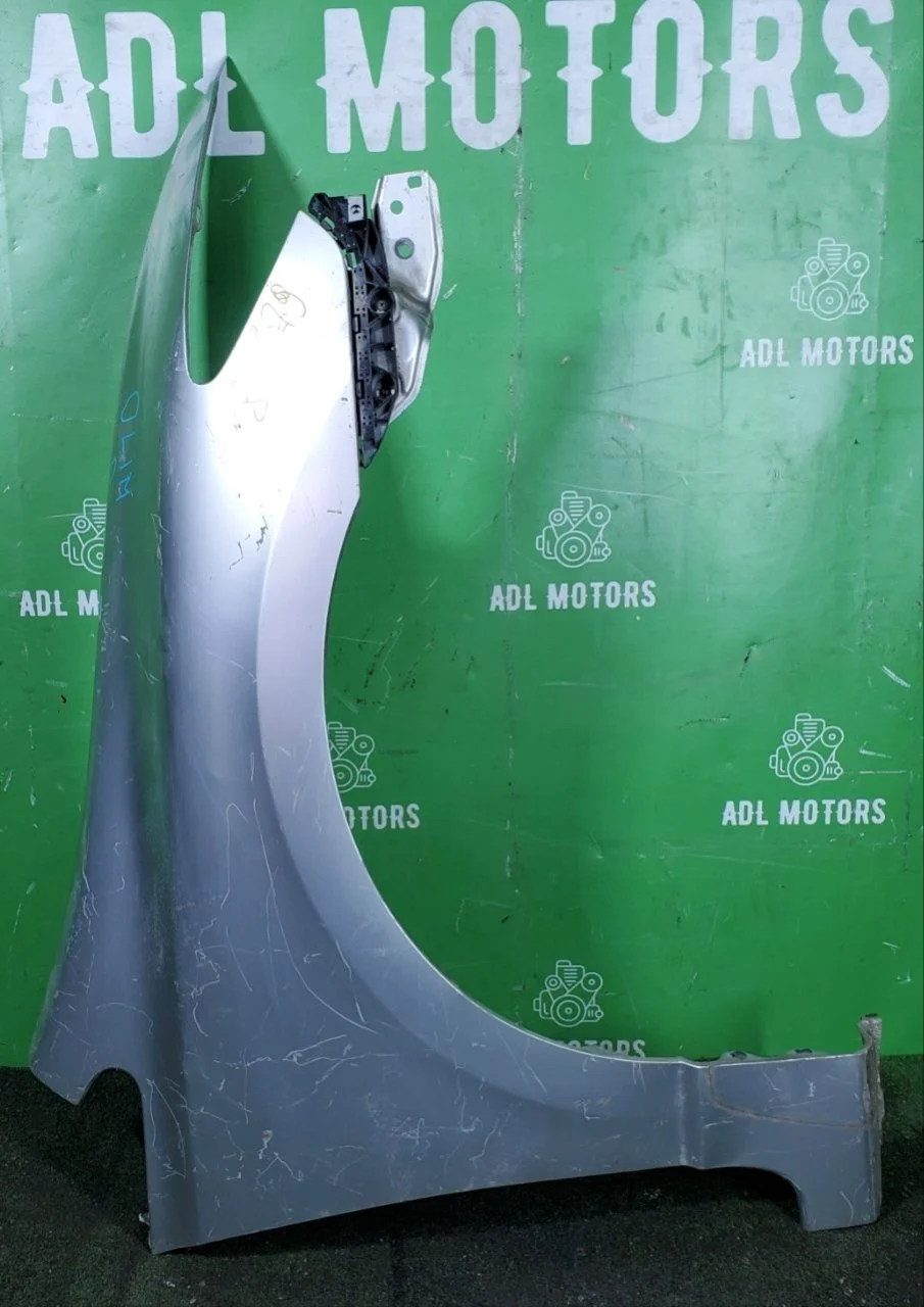 Крыло Honda Civic 8 2006-2011 60211SNBJ00ZZ 4D, переднее правое