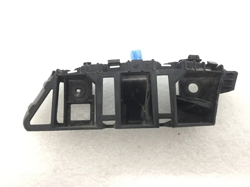 Кронштейн бампера Volkswagen Tiguan 2006-2017 5NU807183 1, передний левый