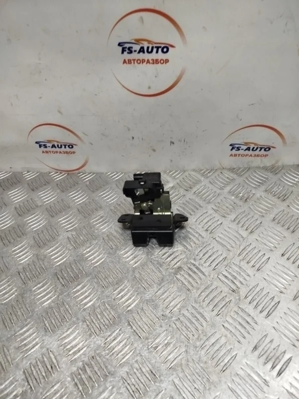 Замок багажника Kia Sportage 3 2013 812303W000 SUV 2.0 D4HA