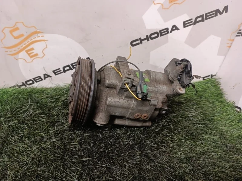 Компрессор кондиционера Nissan Micra 92600AX020 CR14DE 1.4, правый