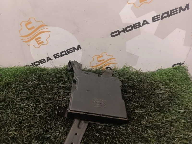 Блок управления форсунками Toyota Mark 2 8987122010 JZX110 1JZ-FSE