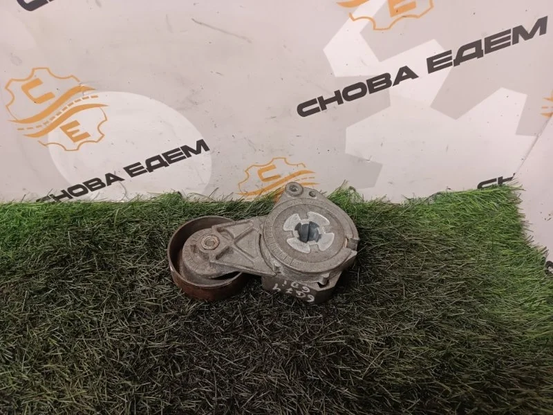 Натяжитель ремня генератора Mitsubishi Pajero MD367192 6G74