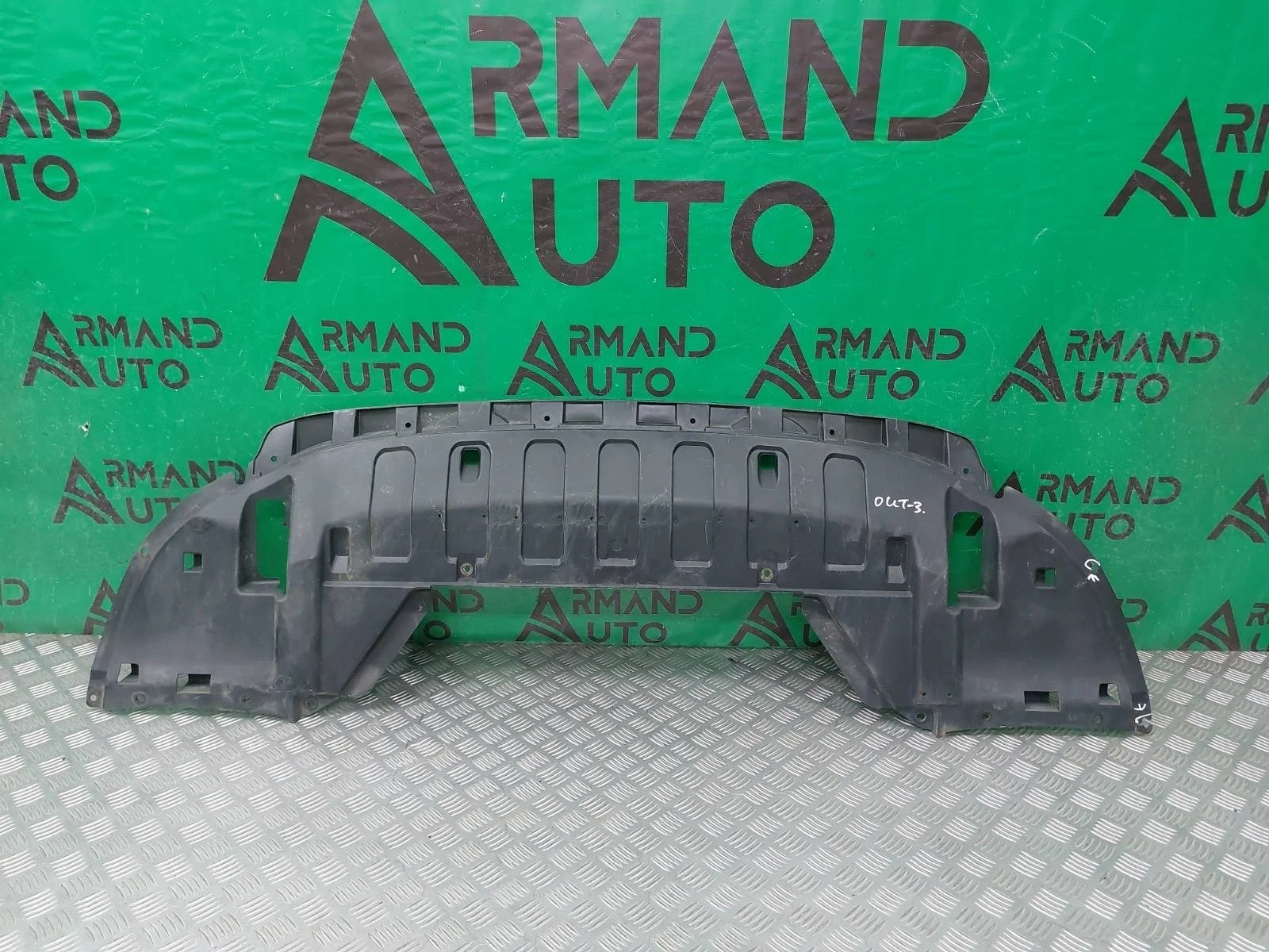 Пыльник бампера Mitsubishi Outlander 2012-нв 3