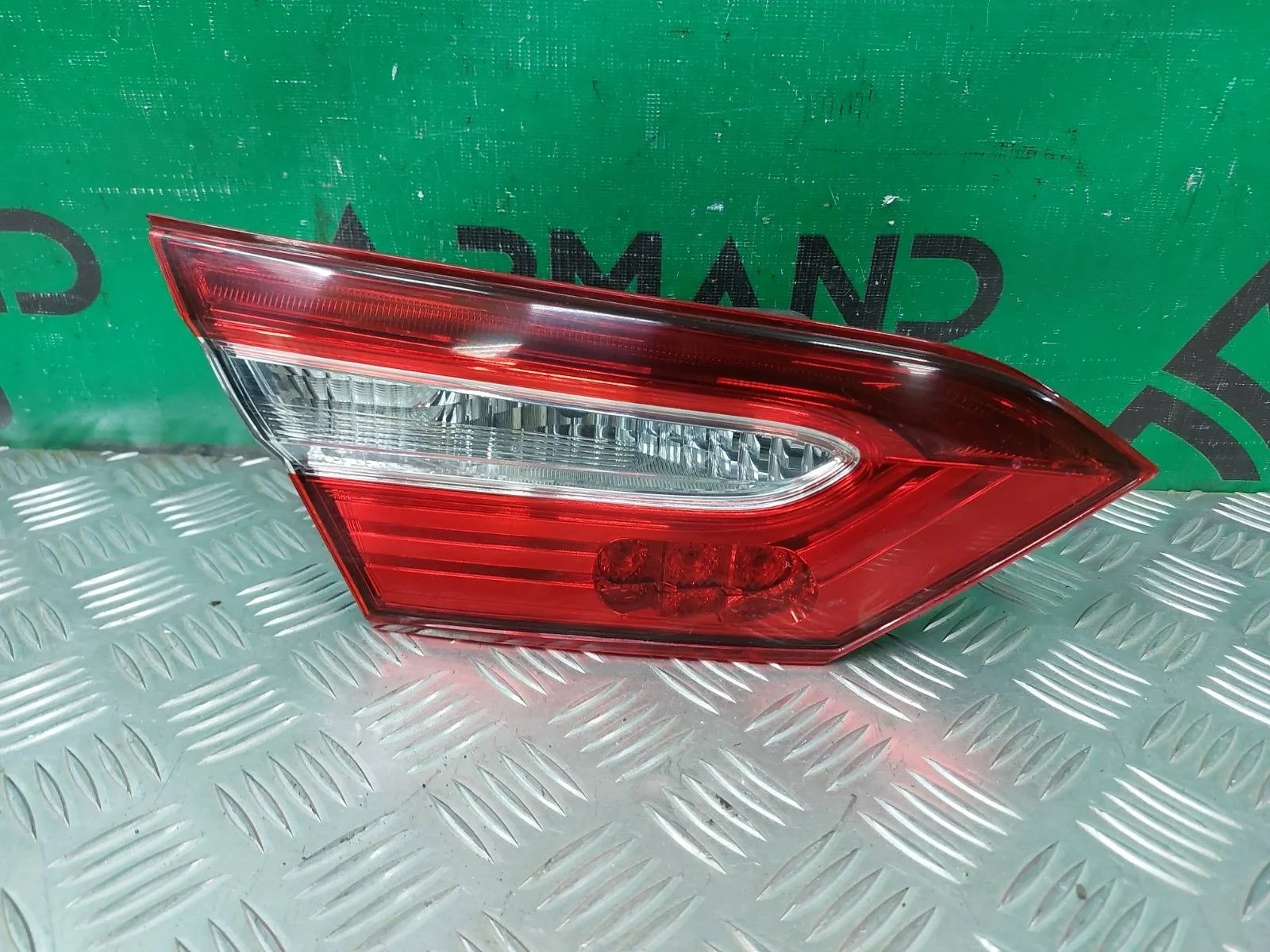 Фонарь внутренний Toyota Camry 2017-нв 8 XV70