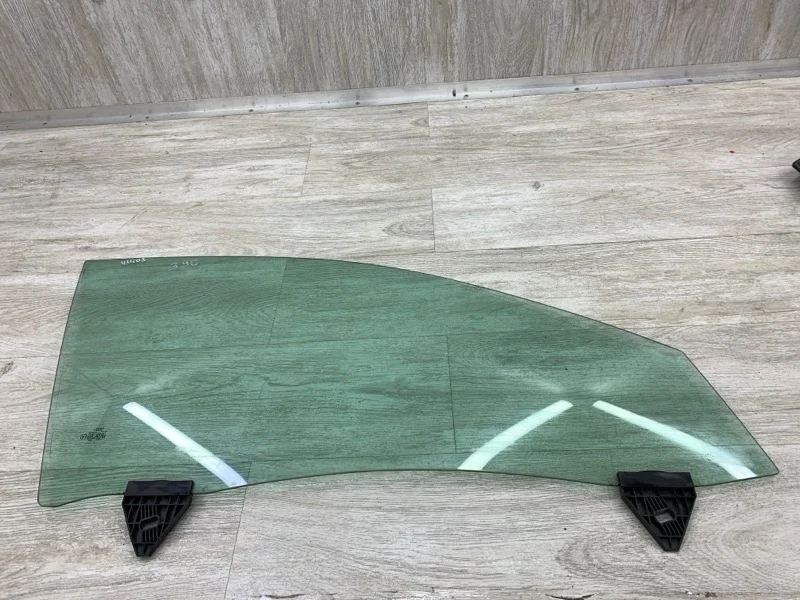 Стекло двери AUDI A4 2002 8E0845022D УНИВЕРСАЛ ALT, переднее правое