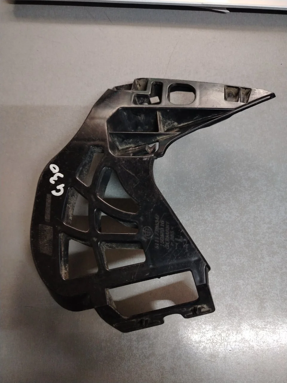 Кронштейн бампера BMW 5 G30 51117385347 G30, передний левый