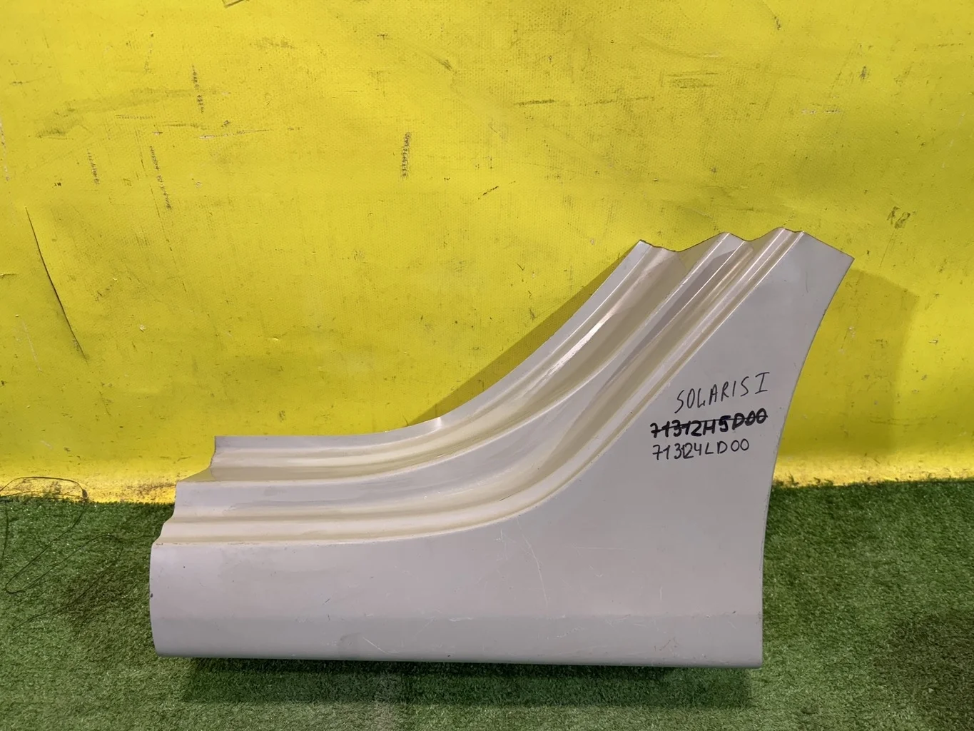 Порог левый  Hyundai Solaris 2010 713124LD00 40022