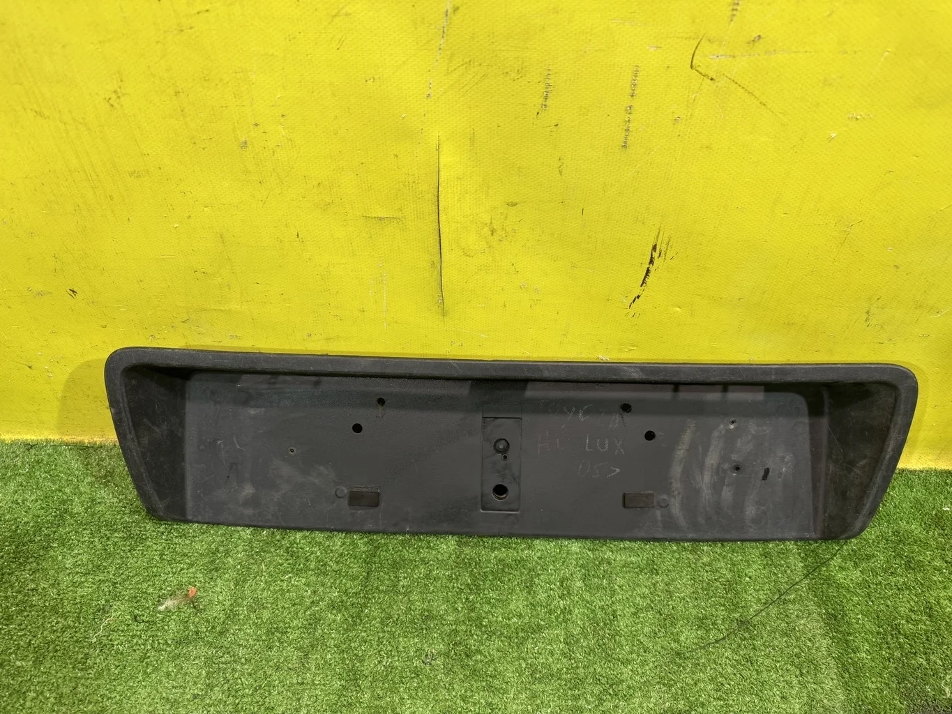 Рамка под номер  Toyota Hilux Pick Up 2011 521790K010 43146