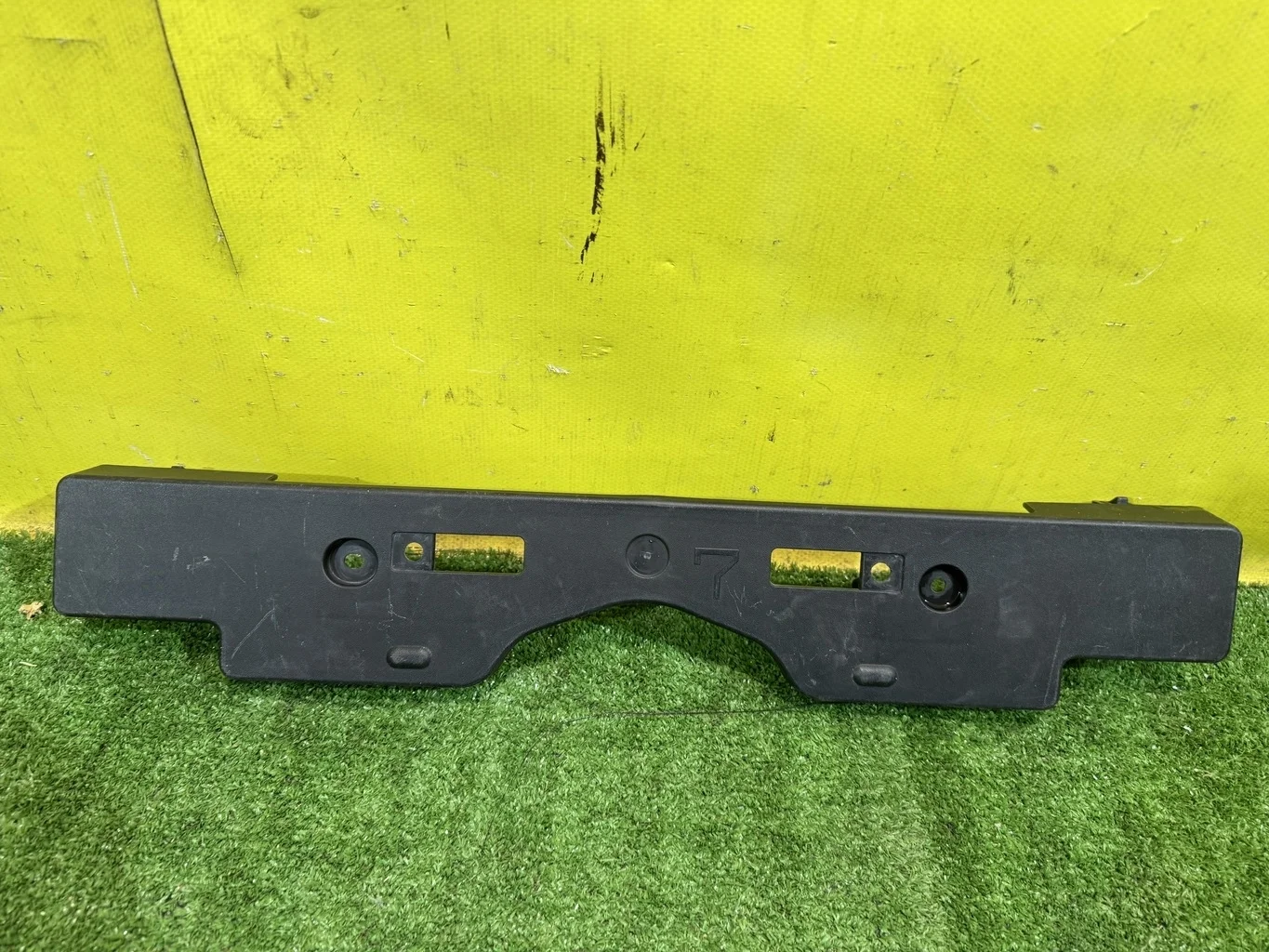 Рамка под номер  Toyota Land Cruiser (200) 2012 5211460140 43149