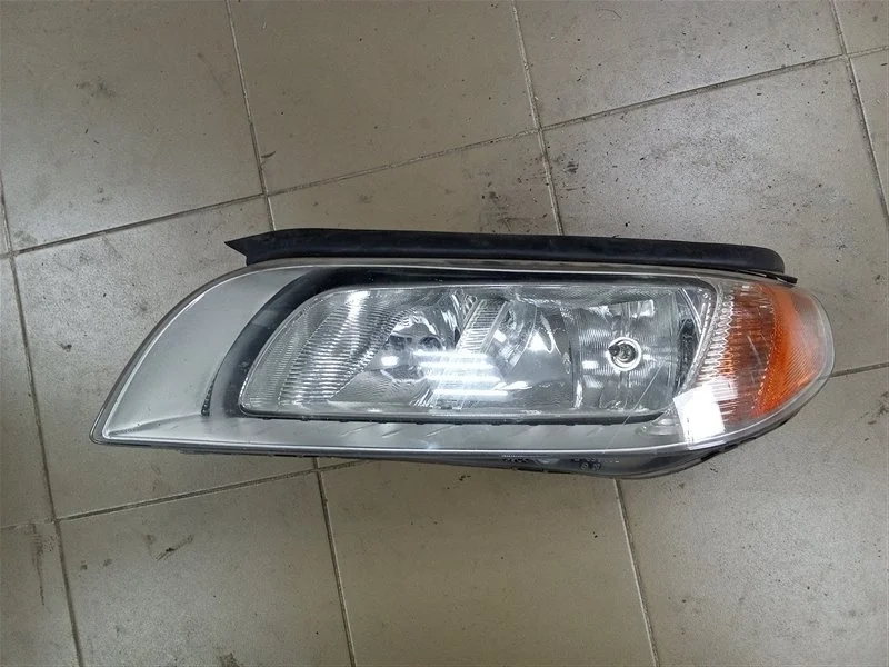 Фара галогеновая Volvo V70 2008 31214353, левая