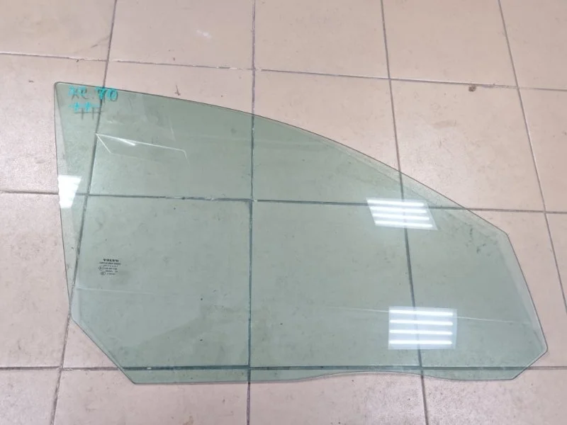 Стекло двери Volvo XC70 2009 30779525, переднее правое