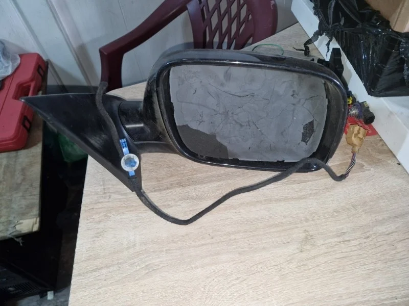 Зеркало Volkswagen Touareg 2005 7L