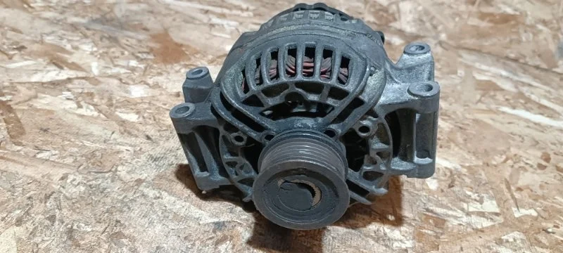 Генератор с обгонной муфтой 140а Audi A3 2008 8P1