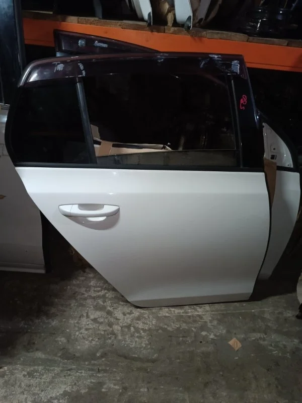 Дверь Volkswagen Golf 2010 6