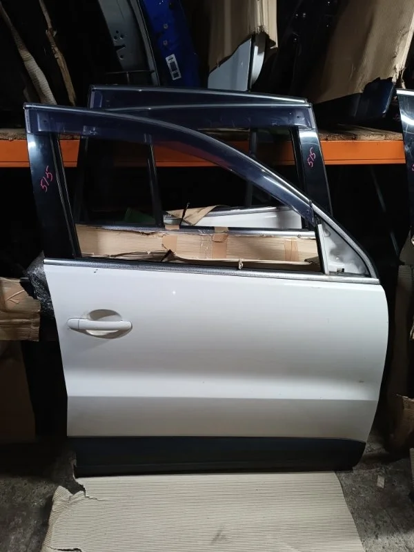 Дверь Volkswagen Tiguan 2011 5N1