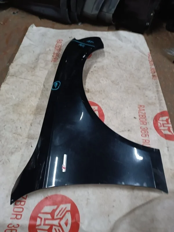 Крыло Audi A4 2010 8K5