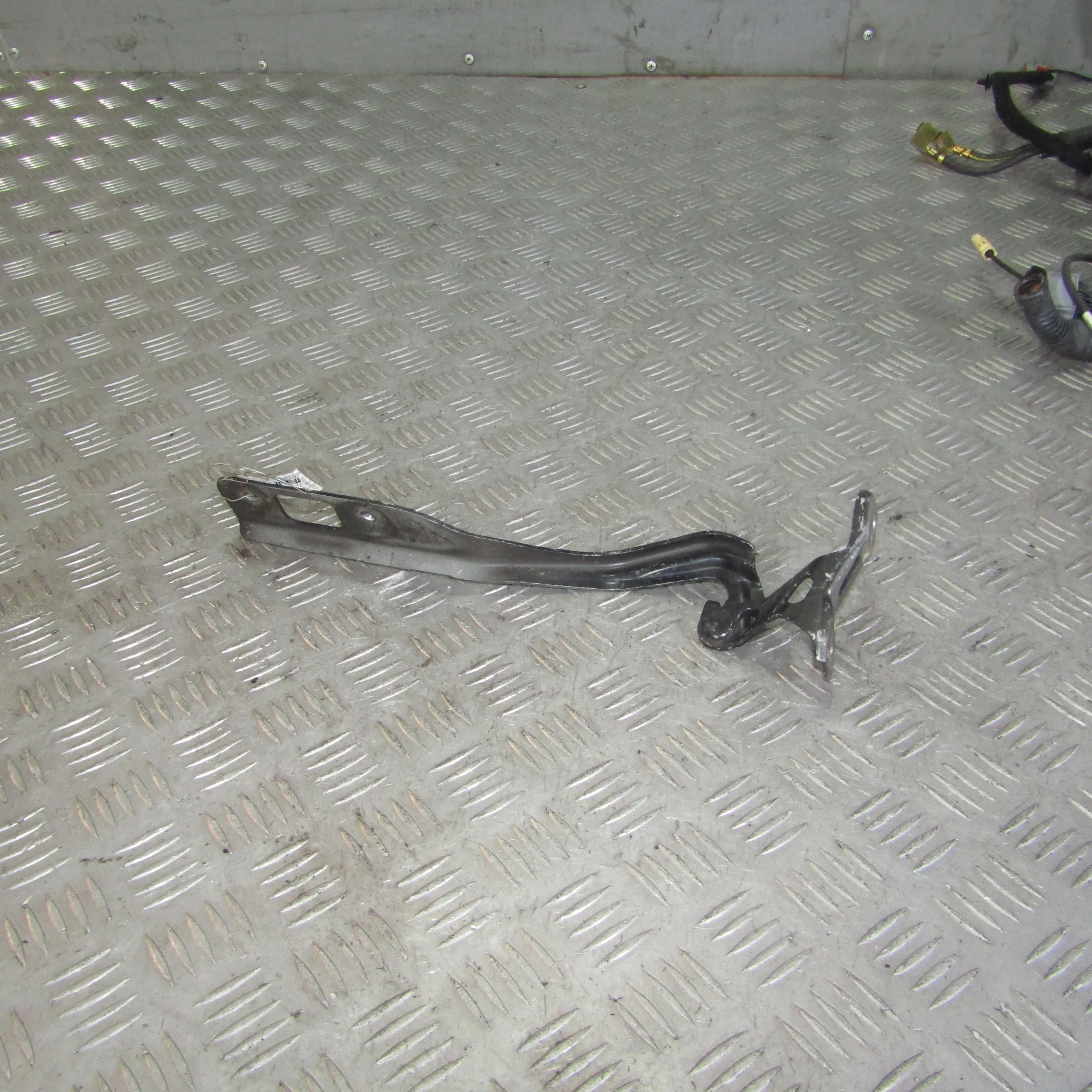 Петля капота левая HONDA Civic VIII (2005—2009)