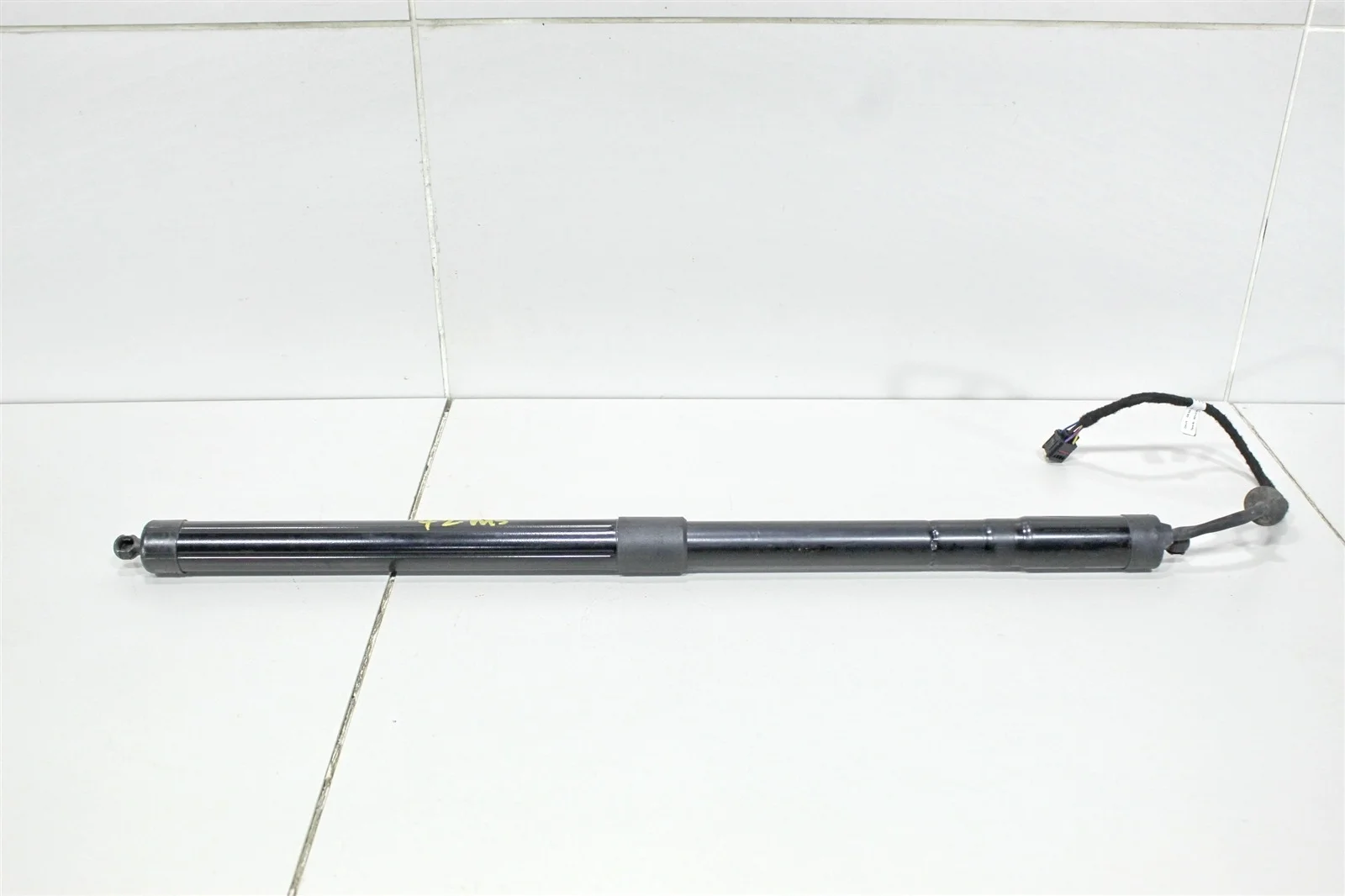 Электропривод крышки багажника PORSCHE CAYENNE 2015 7P5827851J 958 (92A)