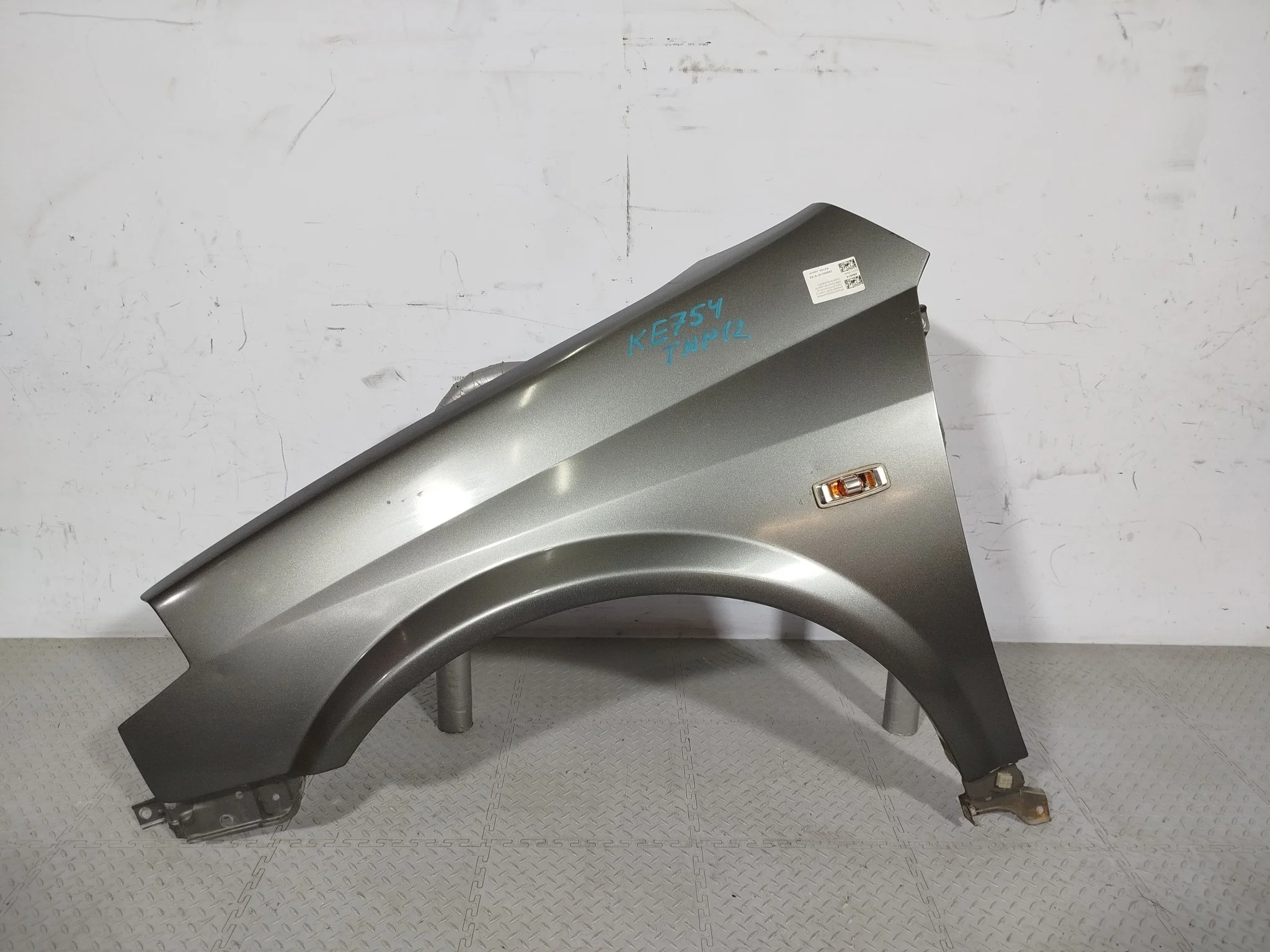 КРЫЛО NISSAN PRIMERA 63101AU030 серый, K21 KE754