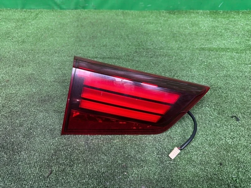 Фонарь в крышку багажника Mitsubishi Outlander 2015-2021 8331A179, левый