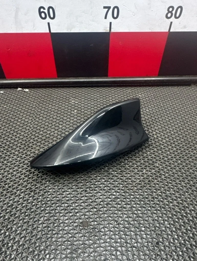 Плавник антенны Toyota Land Cruiser J200