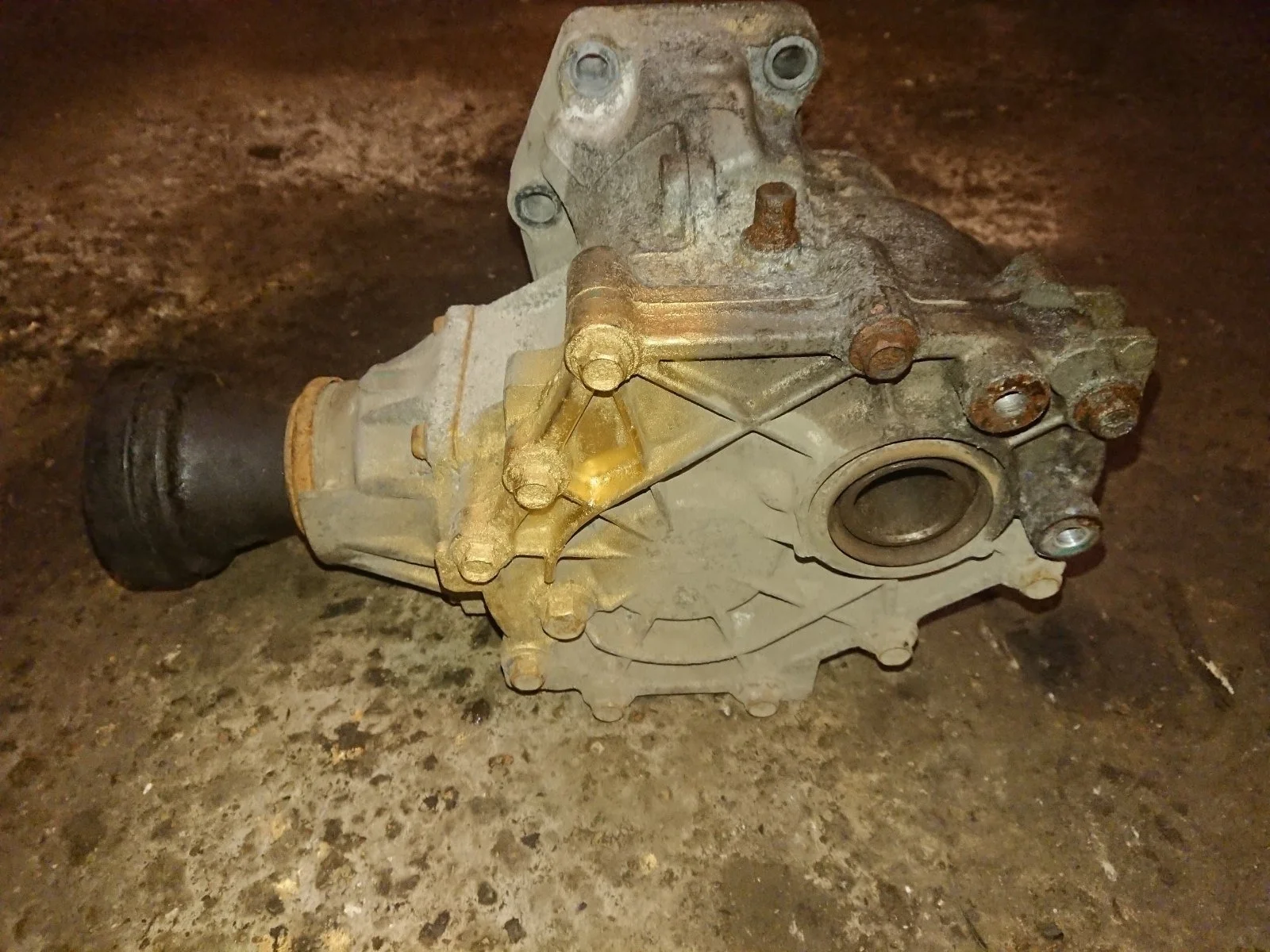 Раздатка SsangYong Actyon 2013 C200