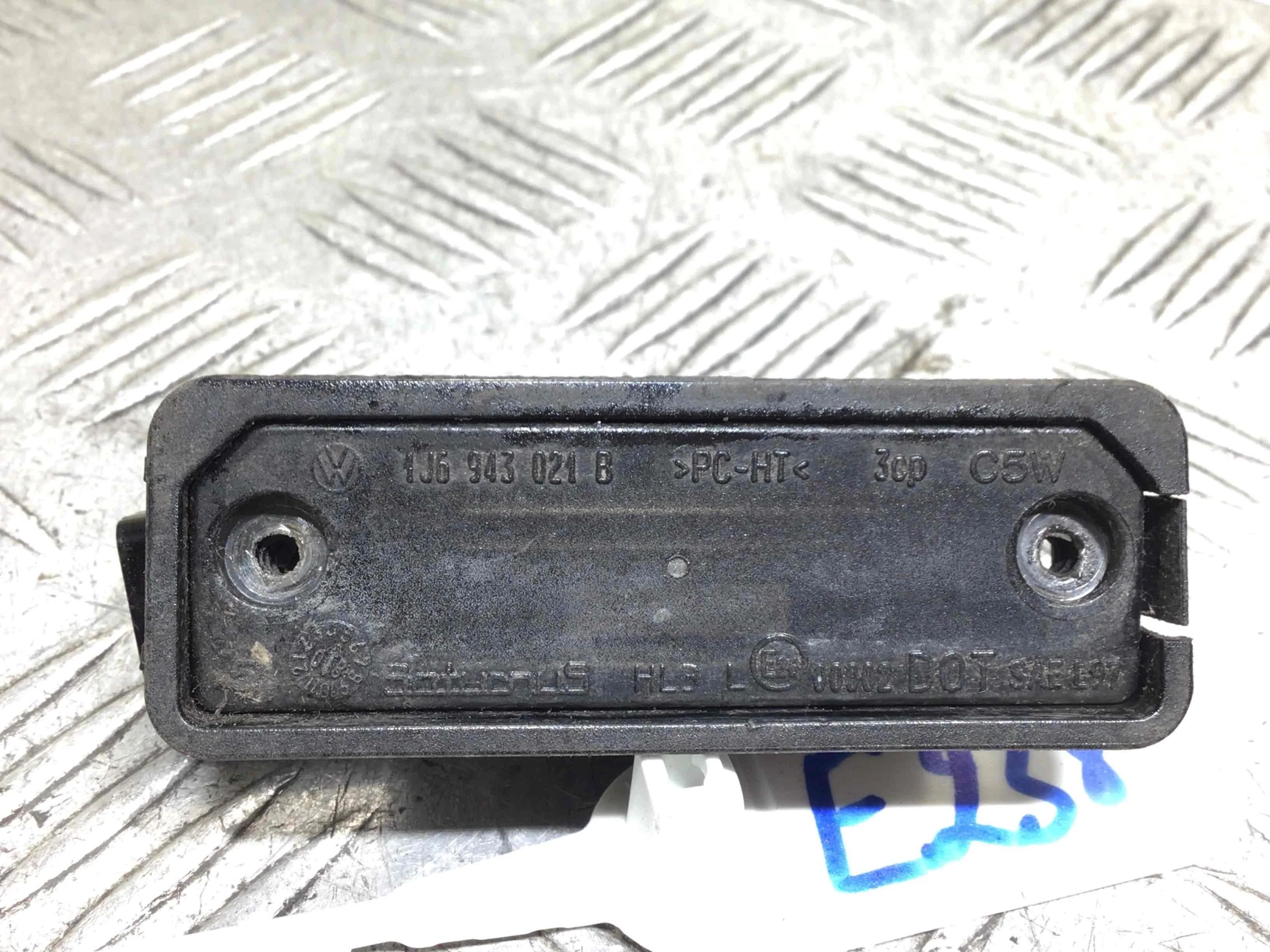 Подсветка номера Volkswagen Passat B6 (2005-2010) дизель 1.9 TDI Механика Седан