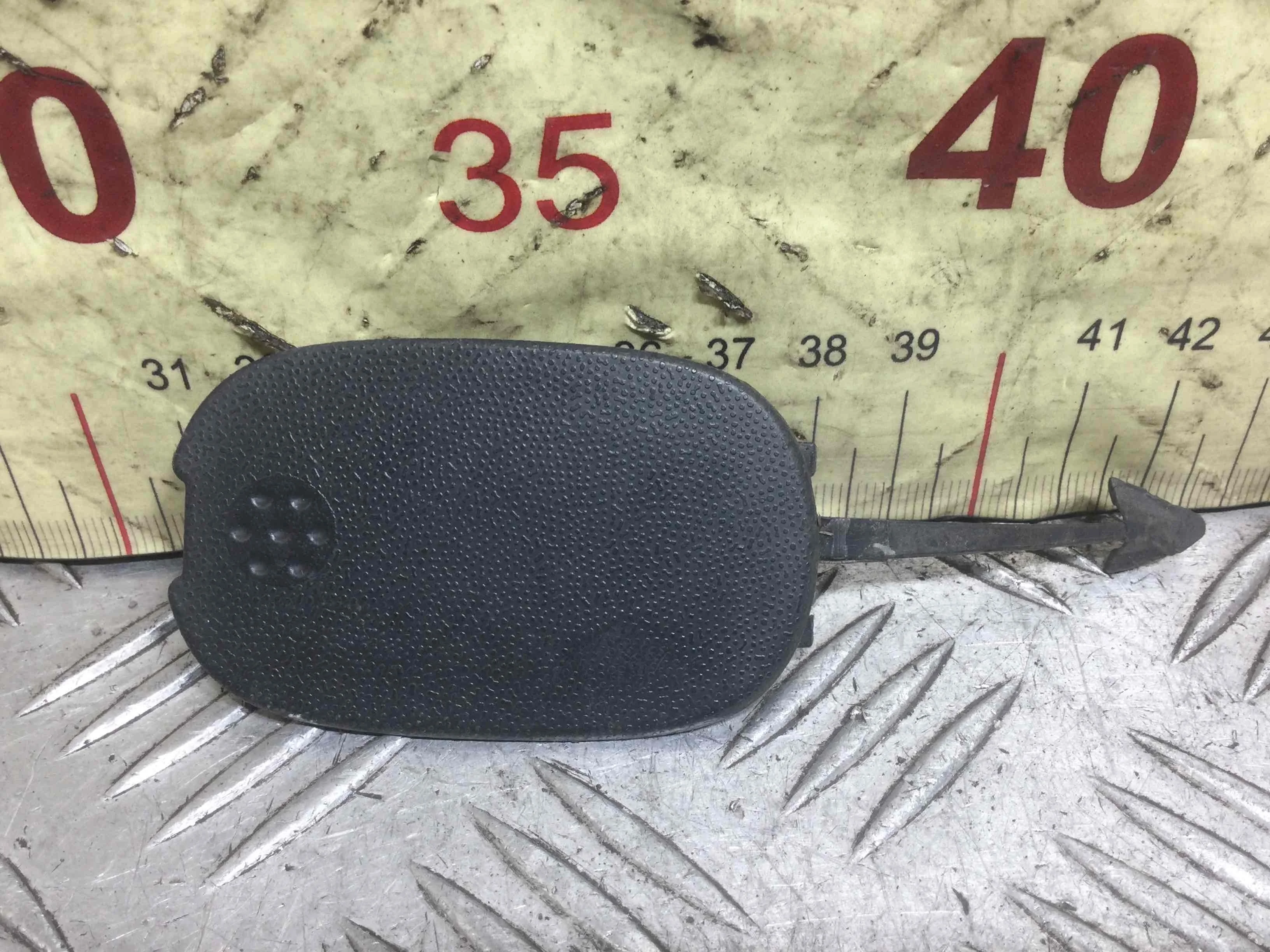 Заглушка (решетка) в бампер задний Volkswagen Touareg 1 поколение 2002-2007 дизель 2.5 TDI Автомат Внедорожник