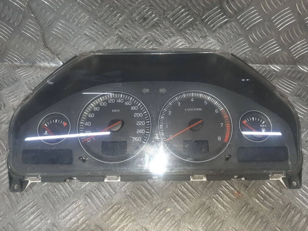 панель приборов (щиток) Volvo XC90