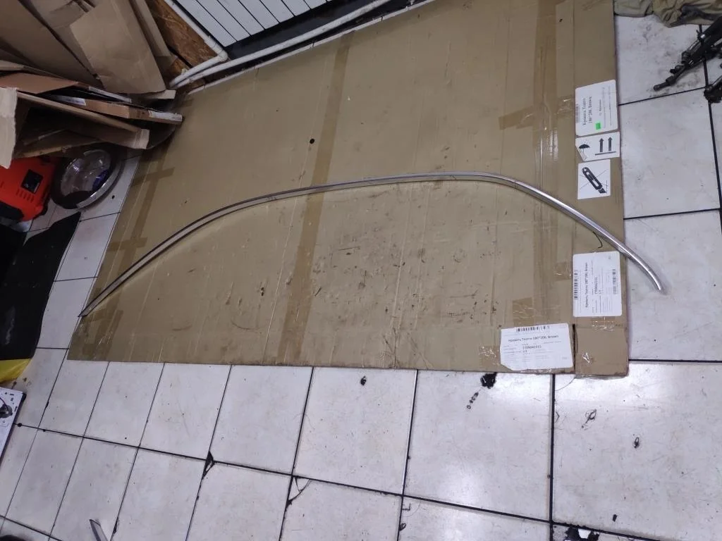 Молдинг крыши Mercedes-Benz