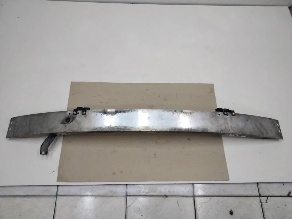 Усилитель переднего бампера Mercedes-Benz