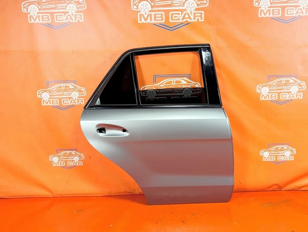 Дверь задняя правая Mercedes-Benz