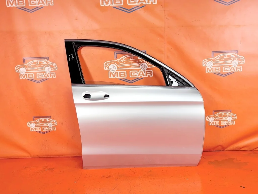 Дверь передняя правая Mercedes-Benz