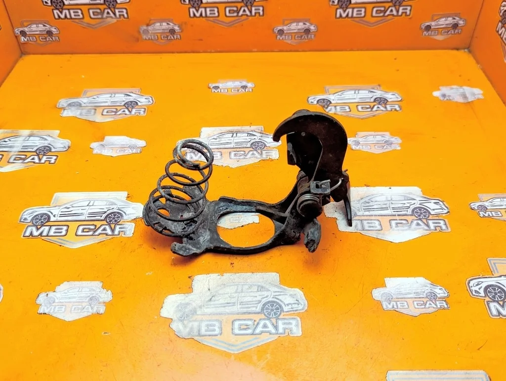 Замок капота Mercedes-Benz