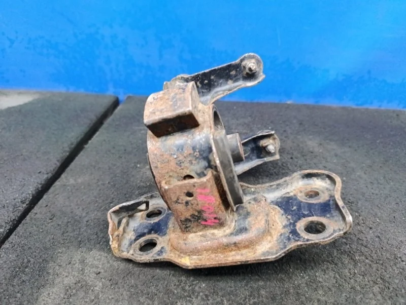 Подушка МКПП Toyota Corolla 2008 1237222150 E150 1.6 1ZR