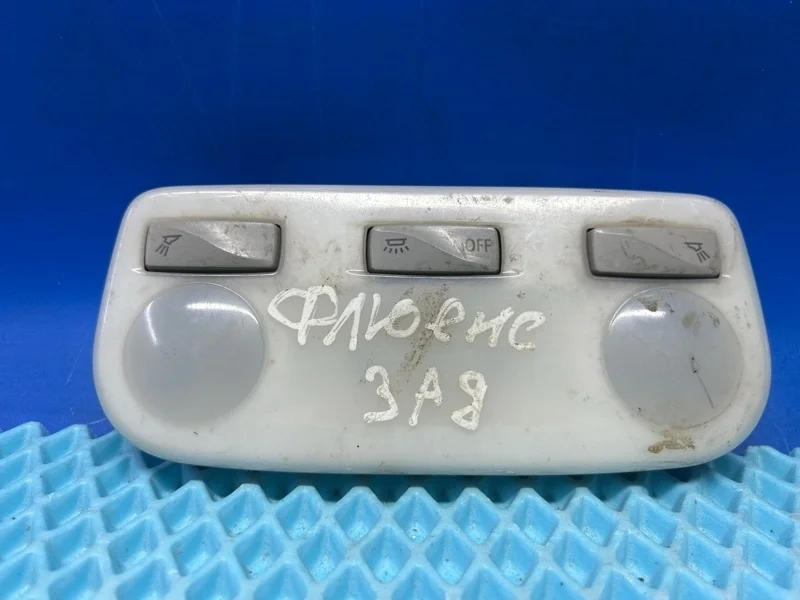 Плафон салона Renault Fluence 2013 264300008R L30 1.6 K4M838, задний