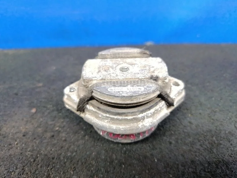 Подушка КПП Audi A6 Allroad 2004 4B0399151M C5 2.7 BES