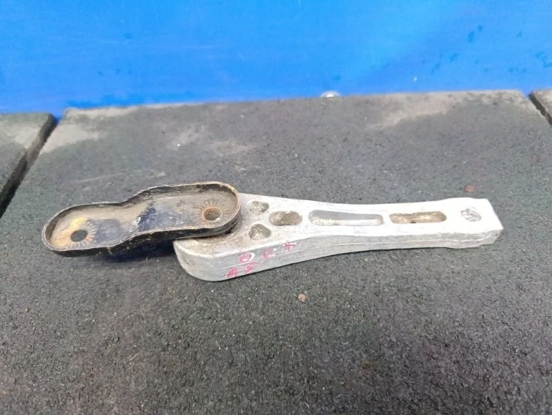 Опора двигателя Skoda Octavia A5 II 2004 - 2013 2010 1K0199855BB 1.8 CDA