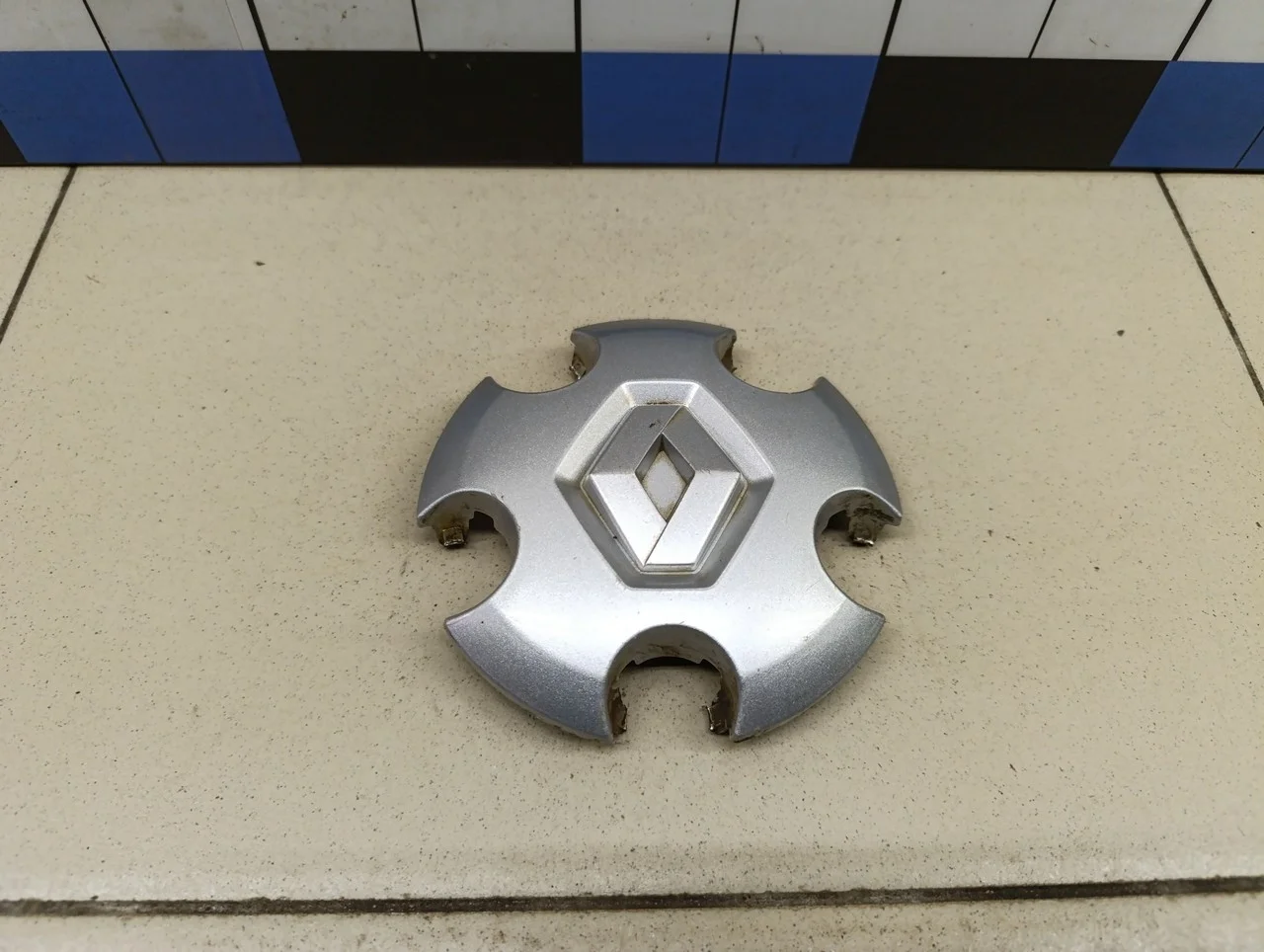 Колпак декоративный Duster 2012>