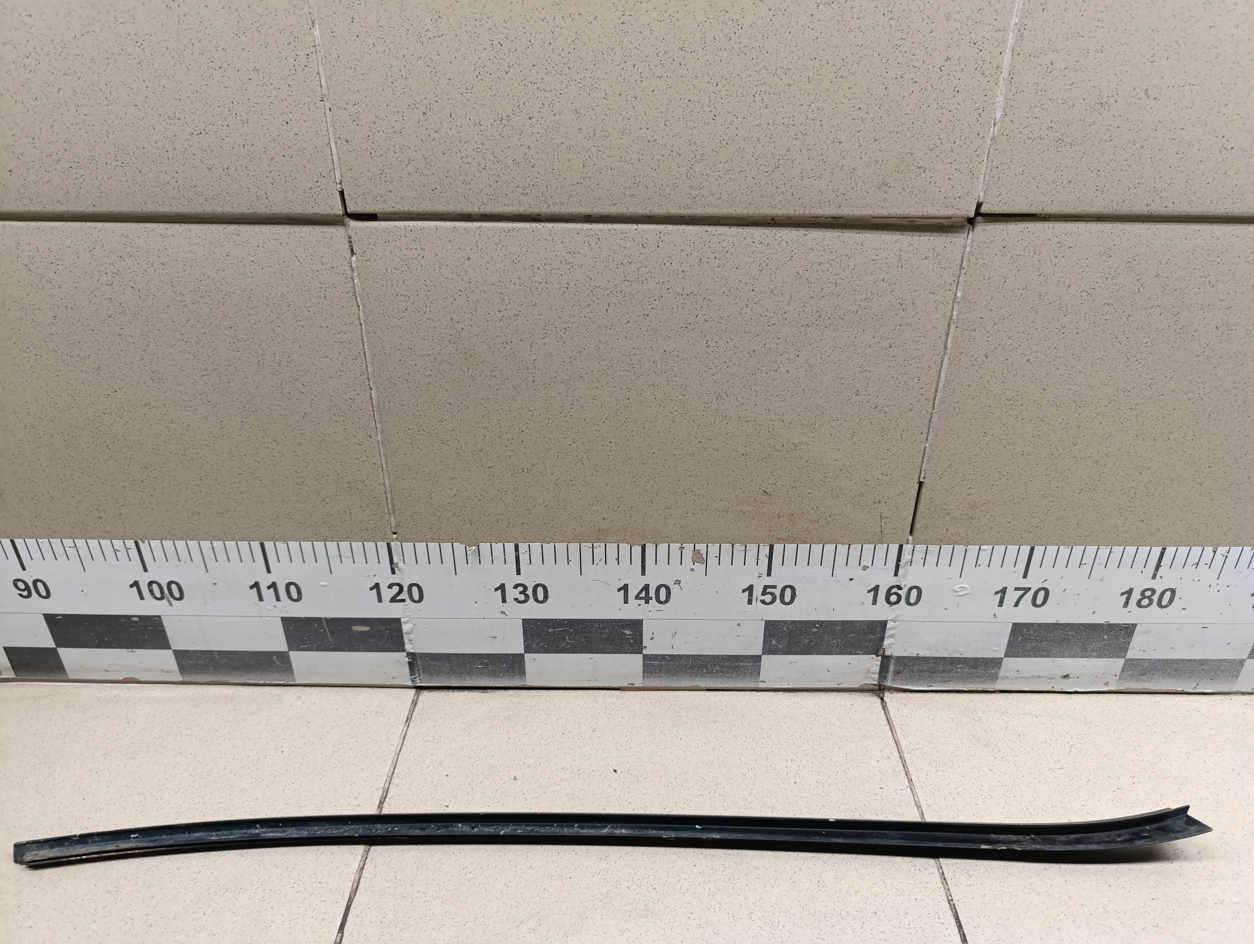 Молдинг лобового стекла Cayenne 2003-2010