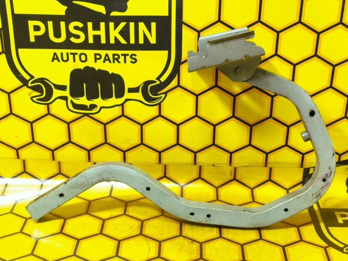 Петля багажника Nissan Almera Classic 2007 8440095F0A B10 QG16, левая