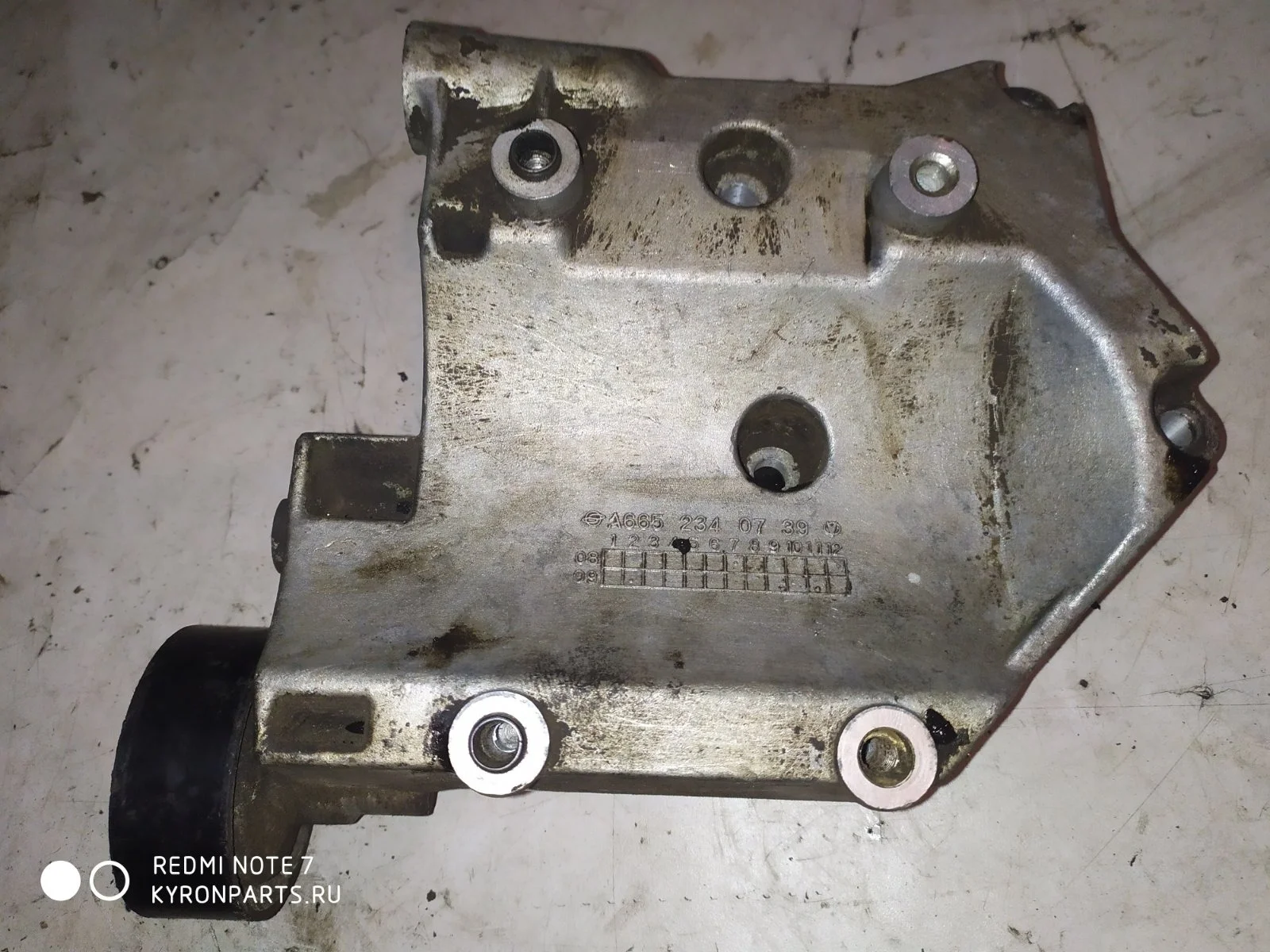 Кронштейн компрессора кондиционера Ssangyong Kyron