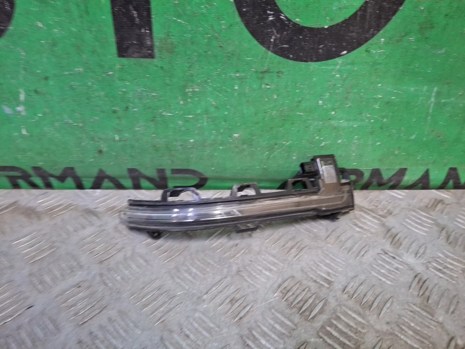 Повторитель поворота на зеркале BMW X3 2017-нв G01