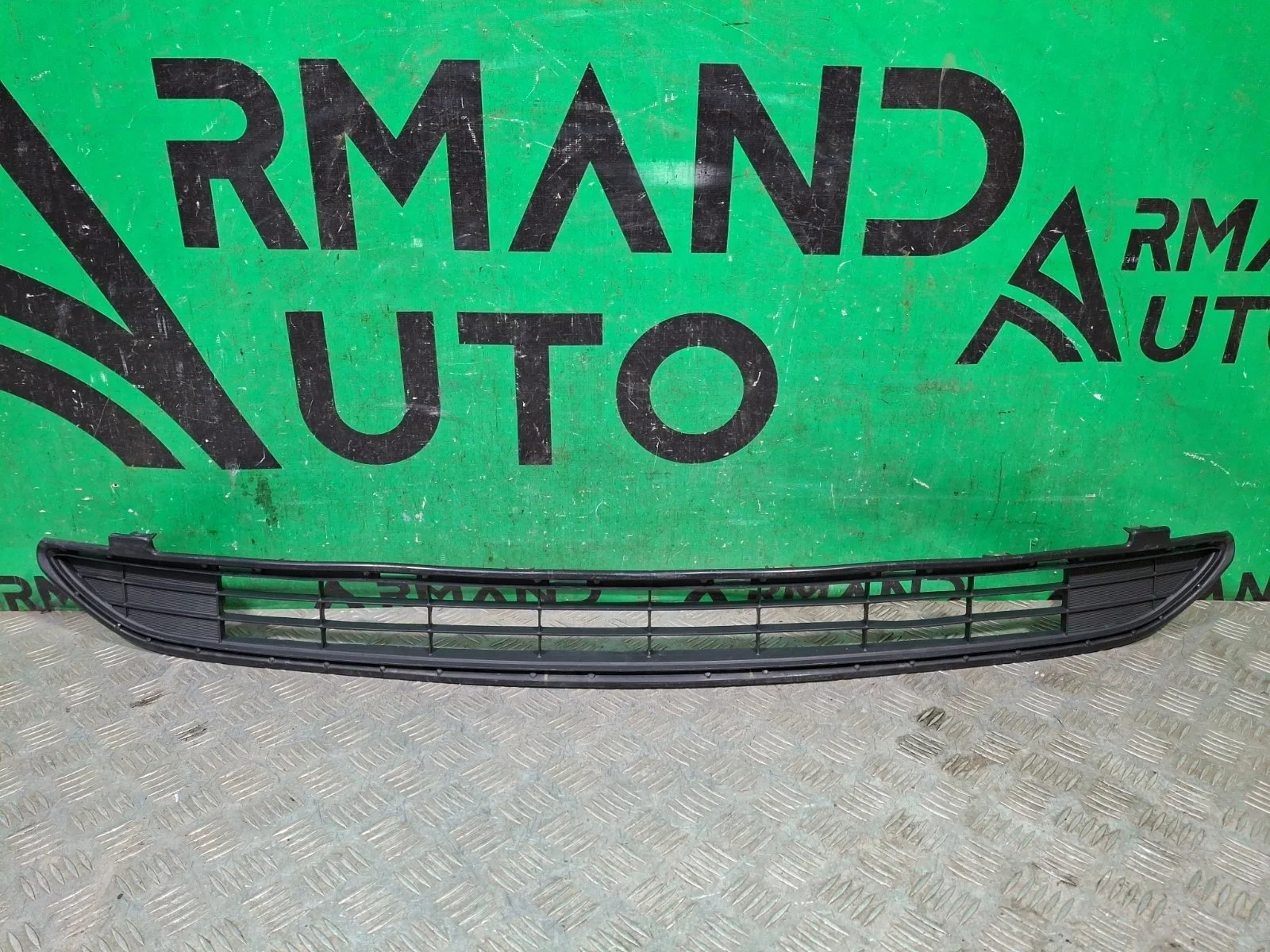 Решетка бампера Toyota RAV4 2015-2019 CA40