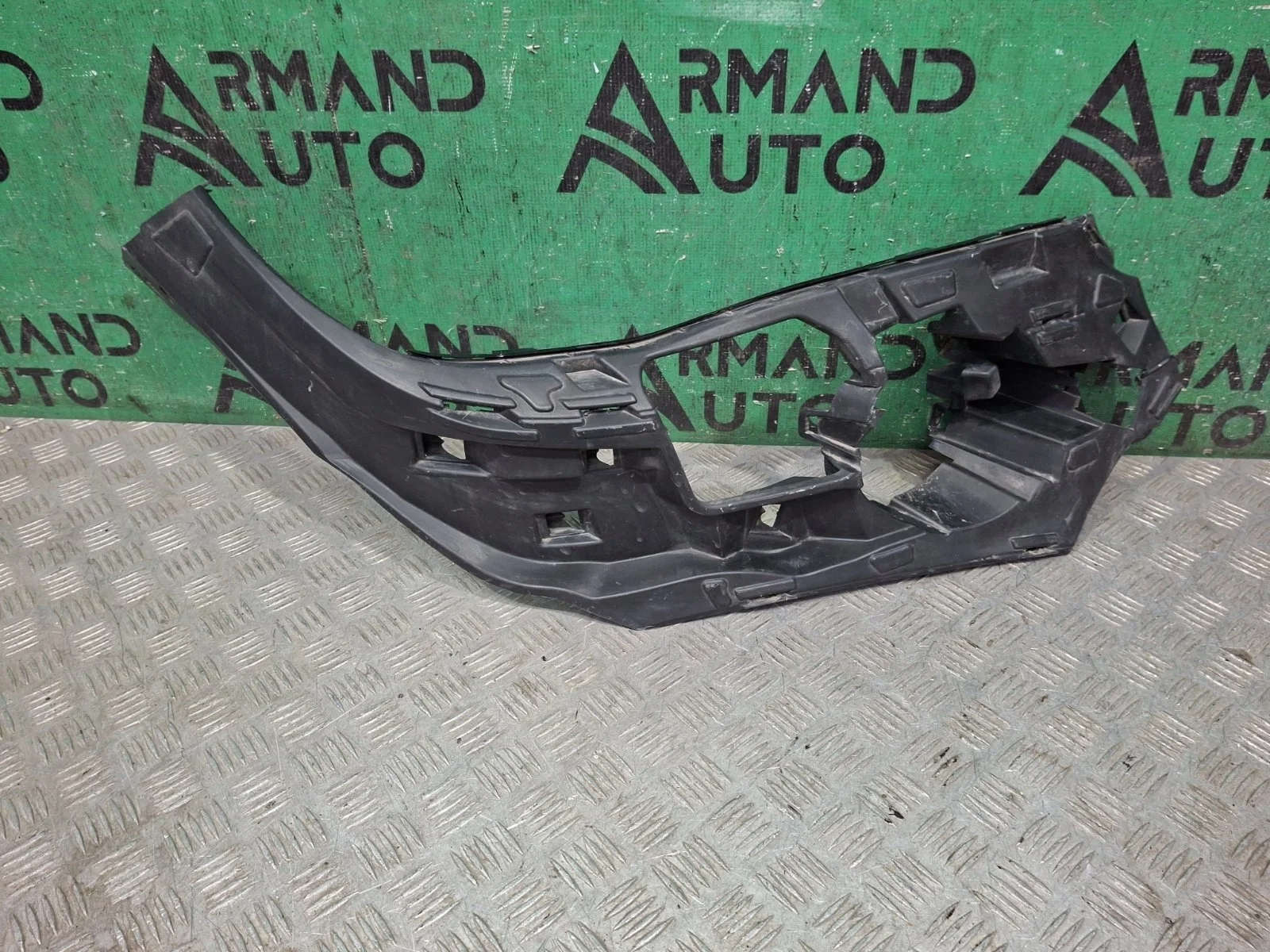 Кронштейн бампера BMW X6 2014-2019 F16