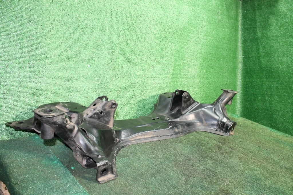 Б.у. балка под двс TOYOTA RAV4 ACA20 TOYOTA RAV4 ACA20 2.0 2003