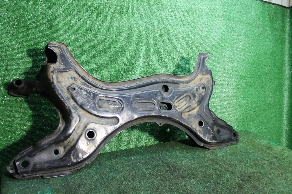 Б.у. балка под двс TOYOTA RAV4 ACA20 TOYOTA RAV4 ACA20 2.0 2003